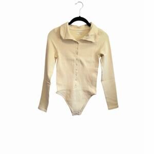OQQ Cream Snap Button Front Collar Long Sleeve Bodysuit sz Small